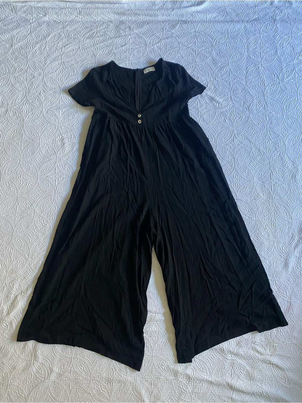 NATURAL LIFE Black Wide-Leg Short Sleeve Jumpsuit with V-Neck Buttons